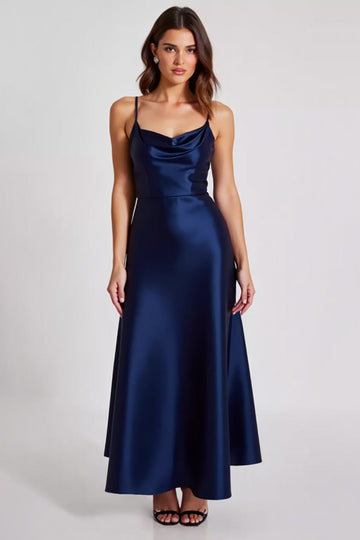 Robe formelle fourreau à bretelles spaghetti marine en satin stretch
